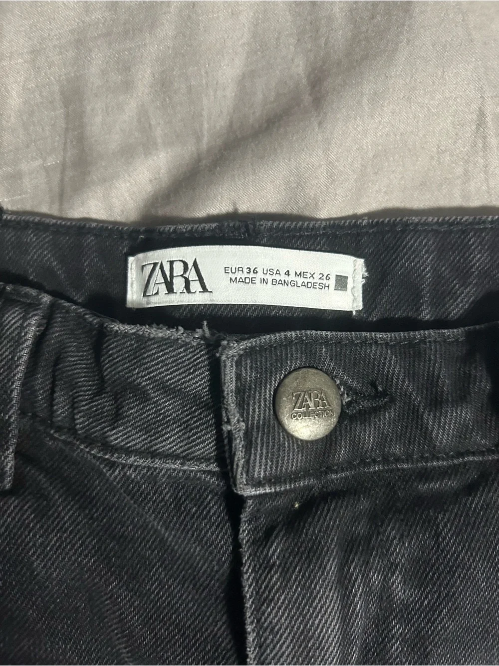 Zara Black Frayed Hem High-Rise Denim Shorts Size 4